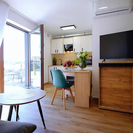 Sunshine - 650 Metrow Od Plazy