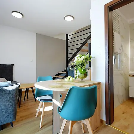 Sunshine - 650 Metrow Od Plazy 아파트 미엘렌코