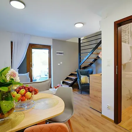 Sunshine - 650 Metrow Od Plazy 미엘렌코