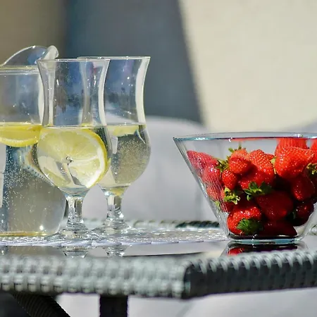 Sunshine - 650 Metrow Od Plazy 아파트