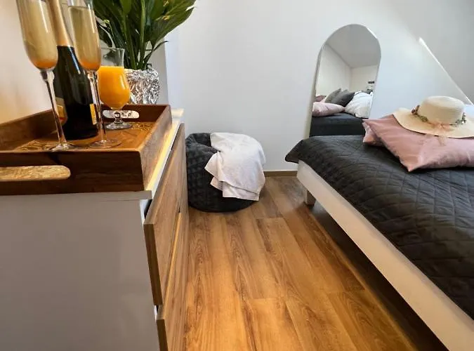 Sunshine - 650 Metrow Od Plazy Apartmán *