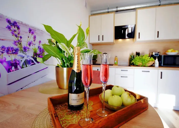 Sunshine - 650 Metrow Od Plazy Apartmán *