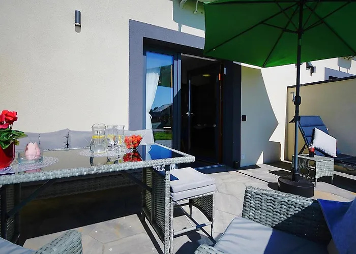 Sunshine - 650 Metrow Od Plazy